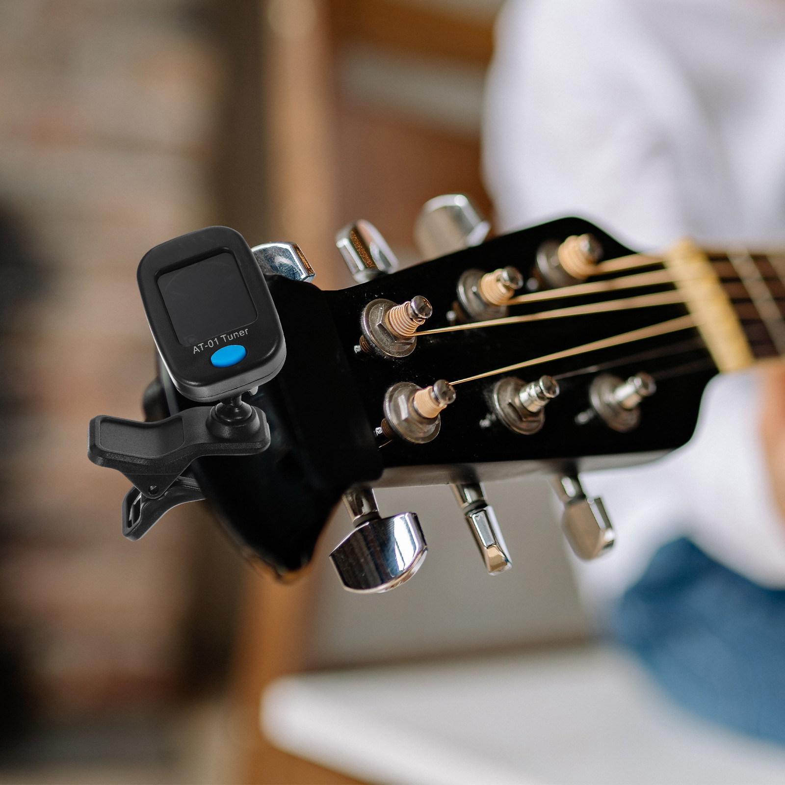 Musical Instrument Guitar - ギター、バイオリン、ウクレレ、ベース用ユニバーサル楽器チューナー コンパクトな滑り止めクランプデザイン 使いやすいポータブルミュージック