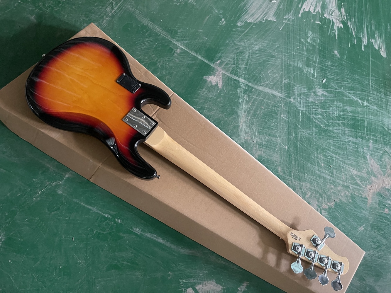 5弦サングラスセットベースギター、フレットレスベース、固定ブ - Bass Guitar Fretless のレビューと価格